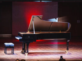 Пярнуский концертный зал показал элитный рояль